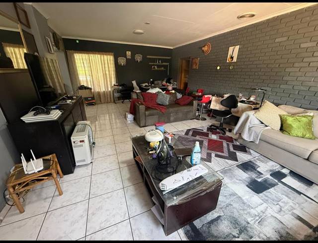 4 BEDROOM HOUSE FOR SALE IN THE REEDS